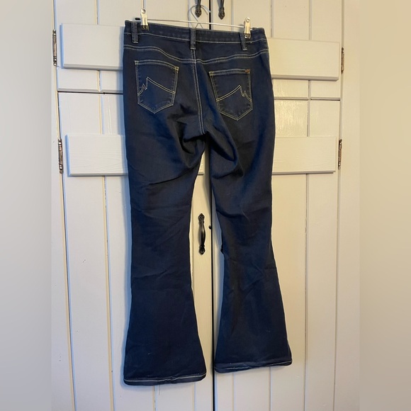 Max Jeans Modern Boot - Picture 4 of 6